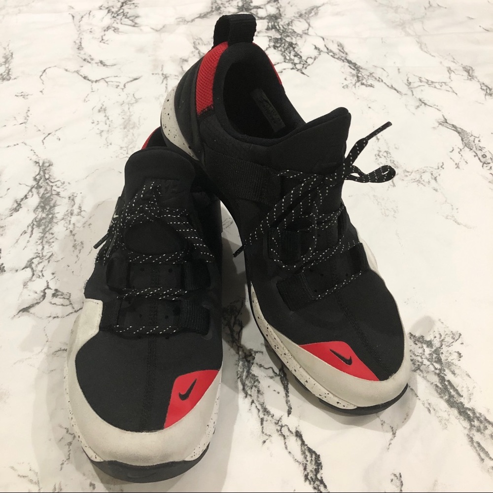 Nike Tech Trainer